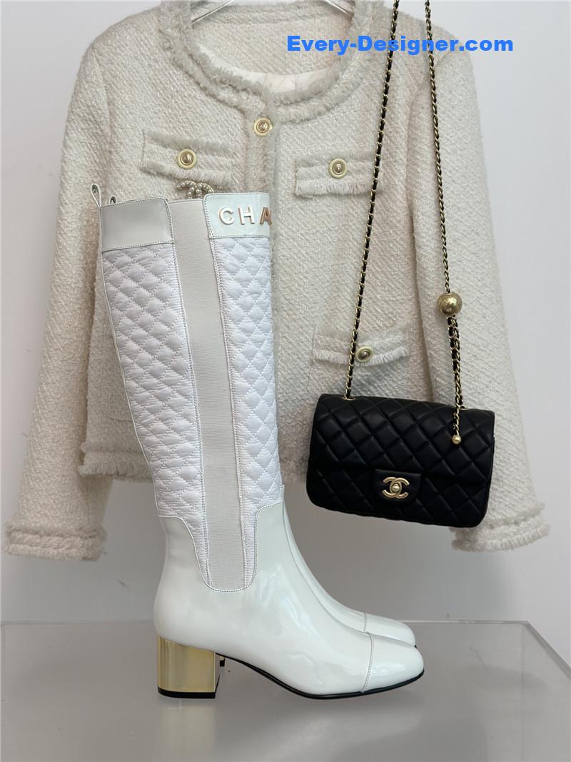 CC letter rhombus down boots
