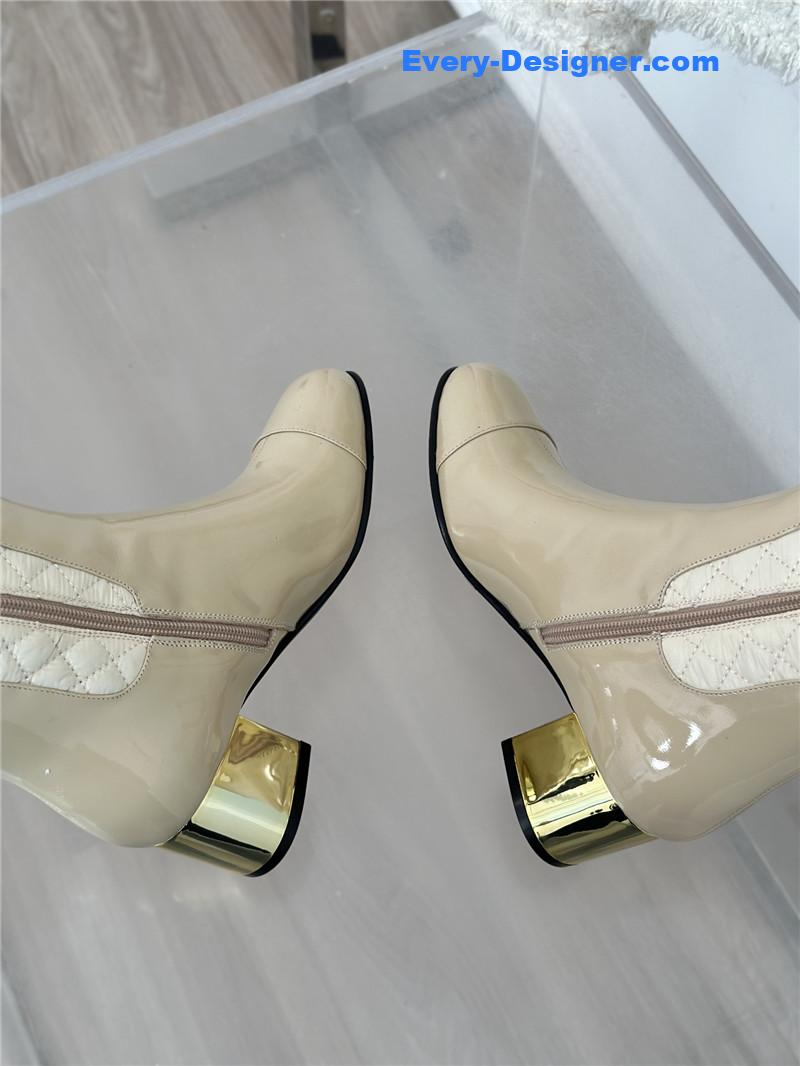 CC letter rhombus down boots