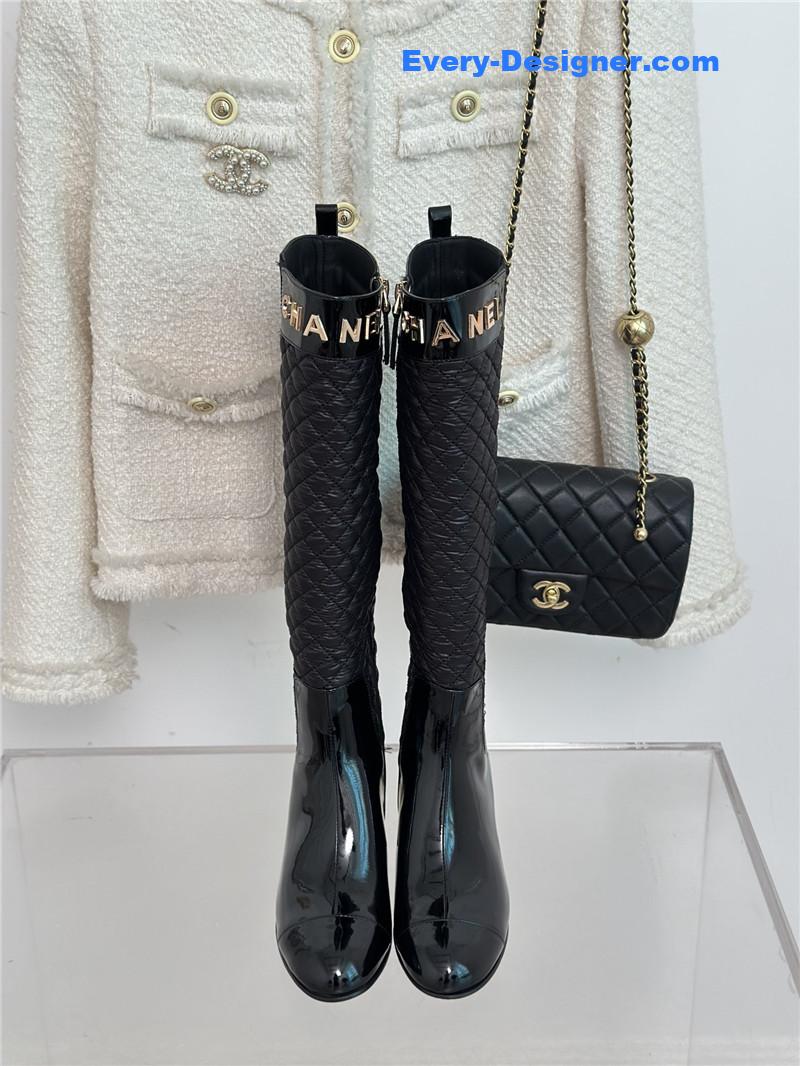 CC letter rhombus down boots