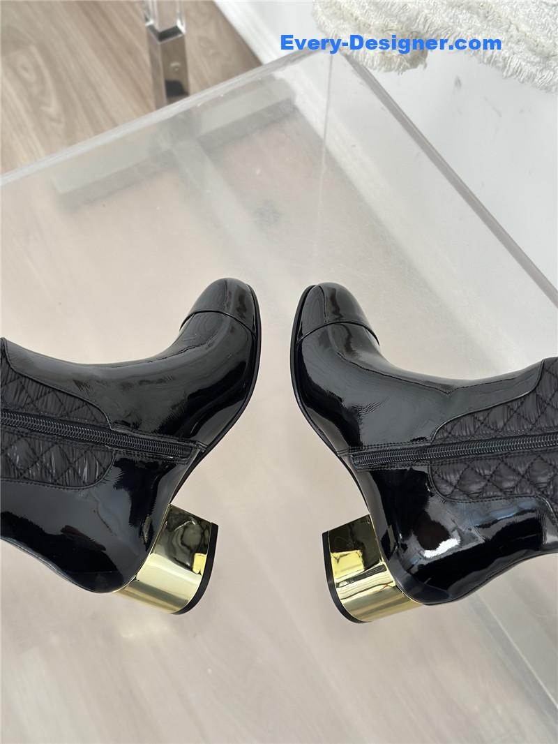 CC letter rhombus down boots