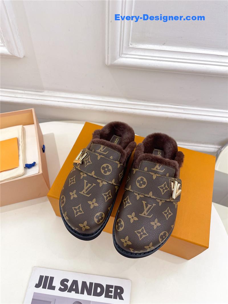 l0vis Vvtt0n lv bread mules wool slippers