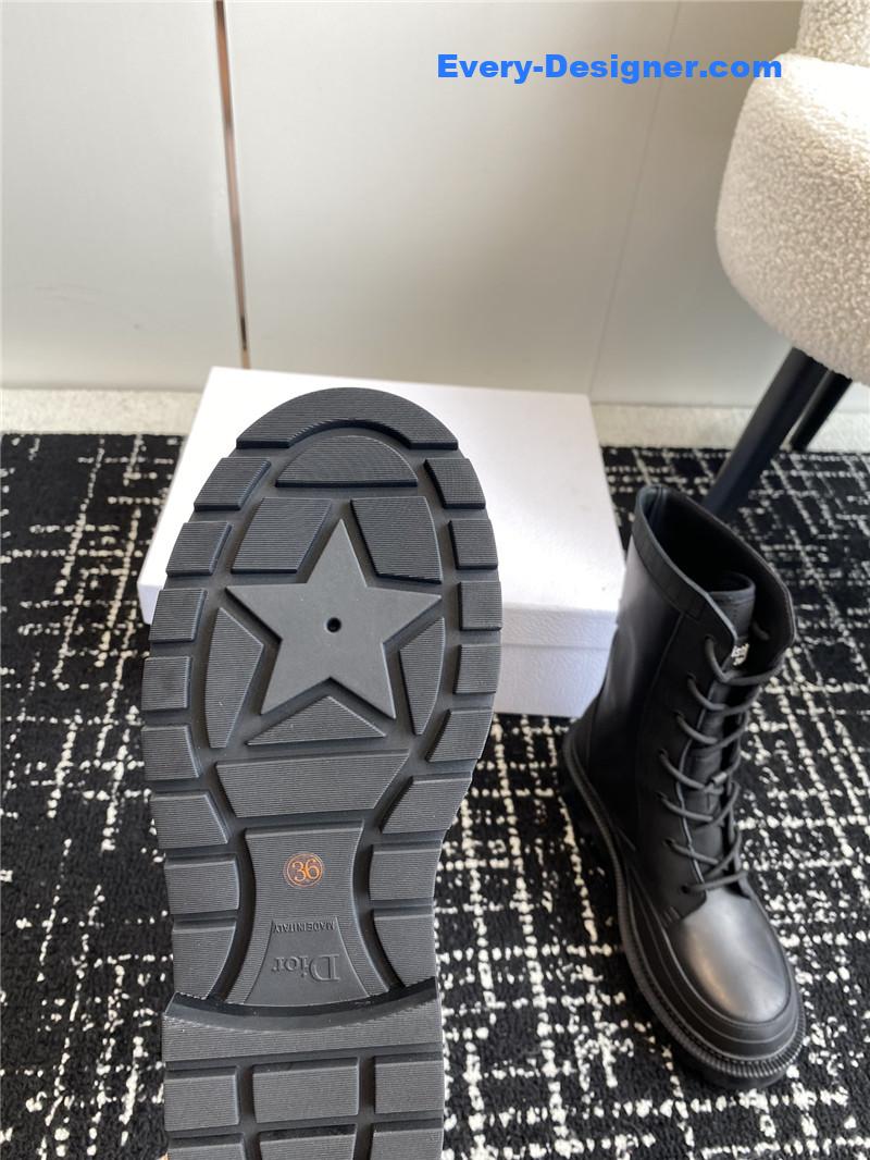 D10r new lace up martin boots