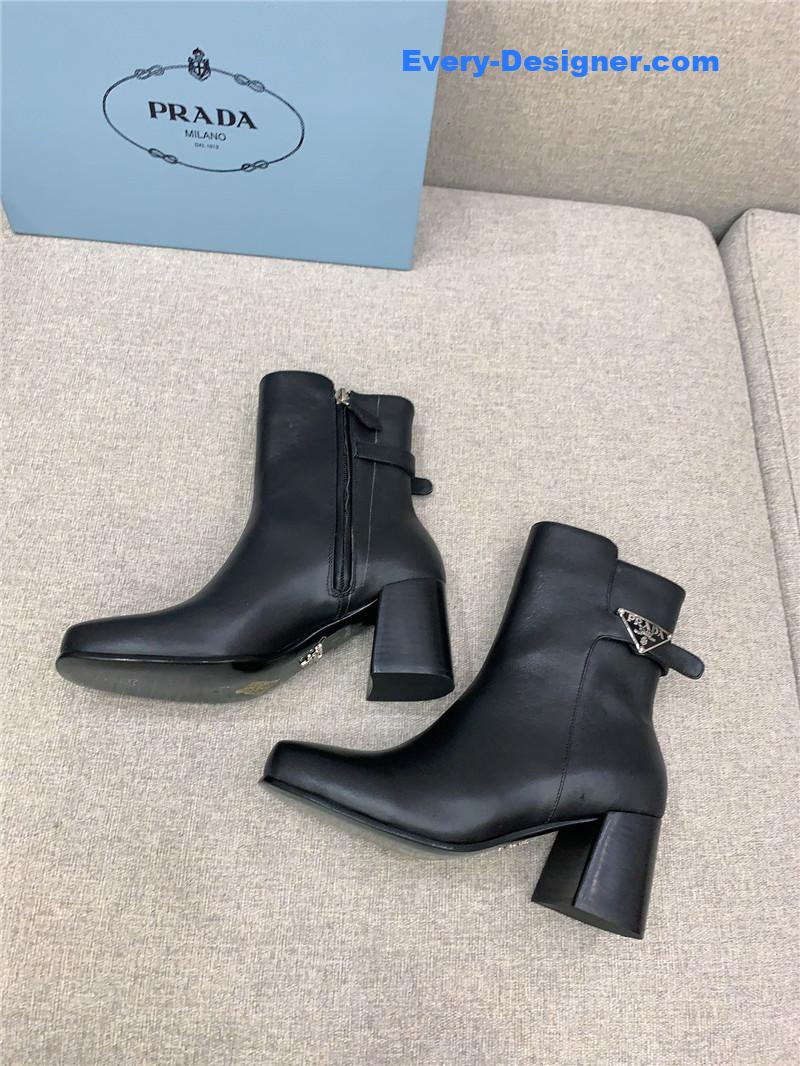 Pra*a new triangle high heel boots