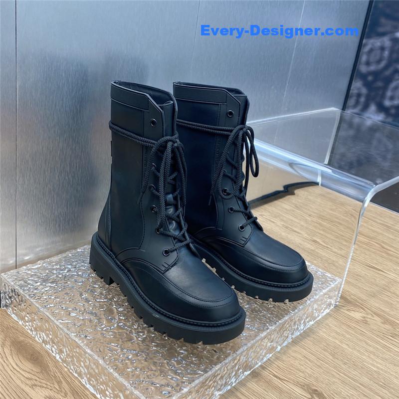D10r low heel round toe lace up knight boots