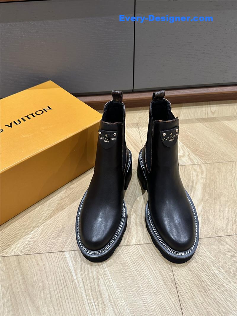 l0vis Vvtt0n lv classic elastic and nude boots