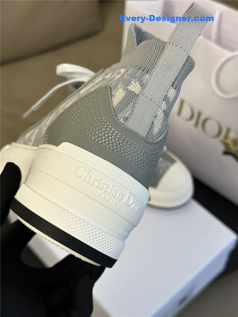 D10r classic flyknit sneakers