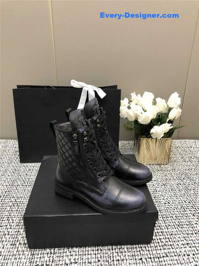 CC polished cowhide boots