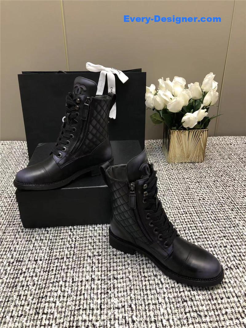 CC polished cowhide boots