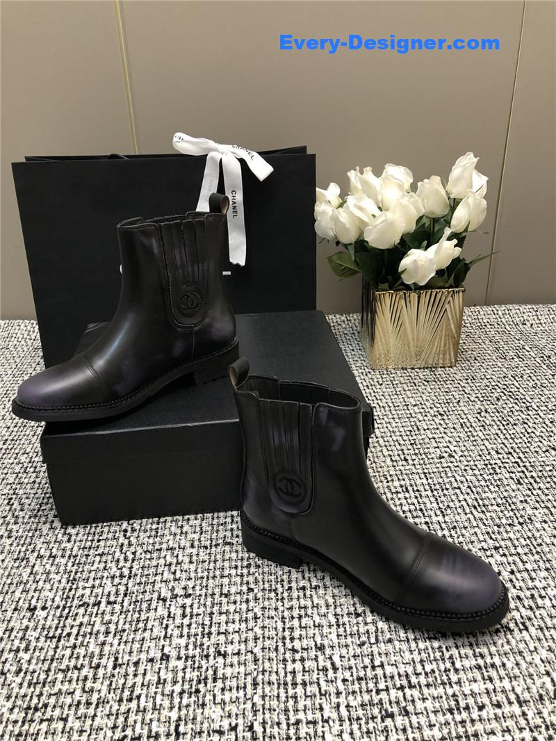 CC polished cowhide boots