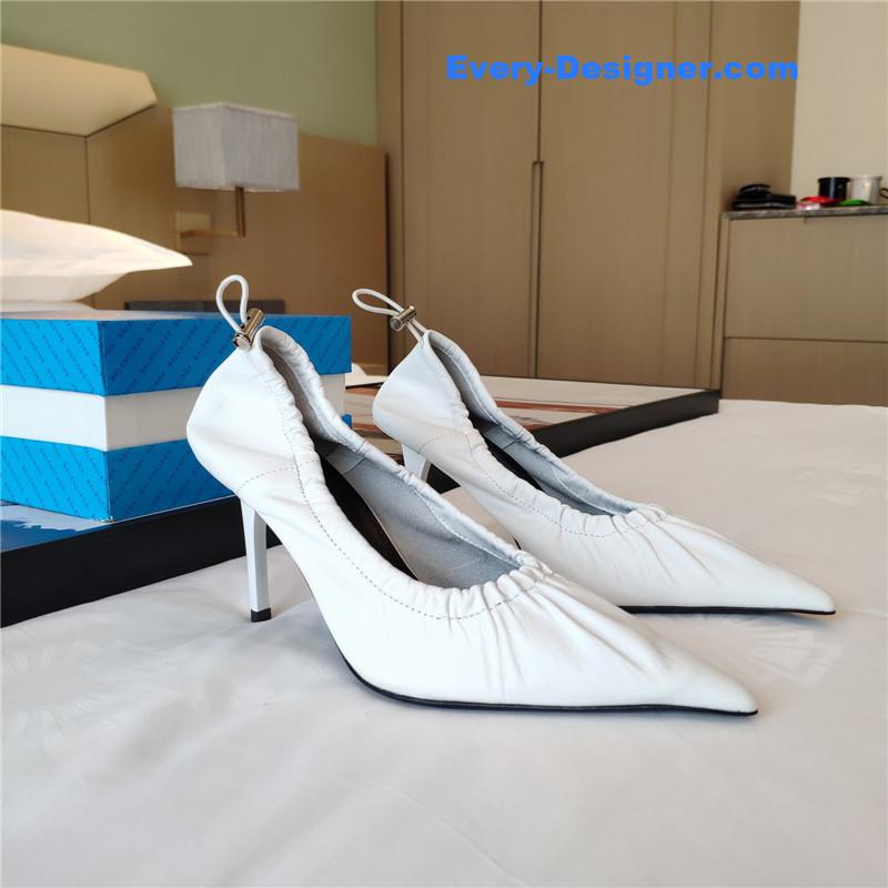 Ba1en*iaga’s new knife-heel kitten-heel elastic cuffed shoes