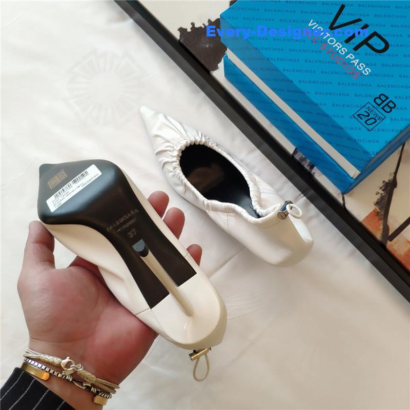 Ba1en*iaga’s new knife-heel kitten-heel elastic cuffed shoes