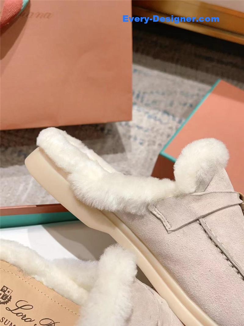 L0r0 P1ana wool mop