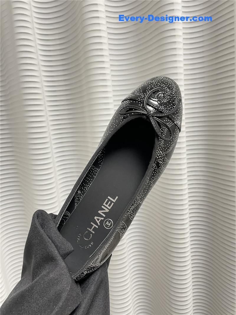 Ch**el thick heel side hollow sandals