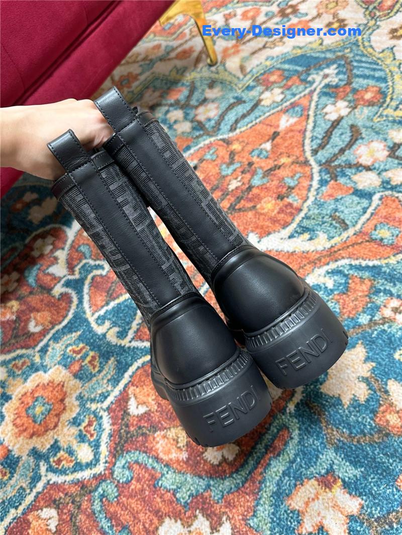 F**di new presbyopia lace-up martin boots