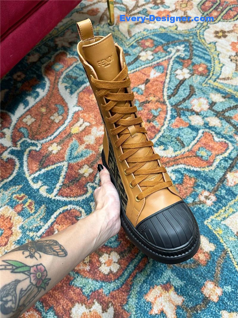 F**di new presbyopia lace-up martin boots
