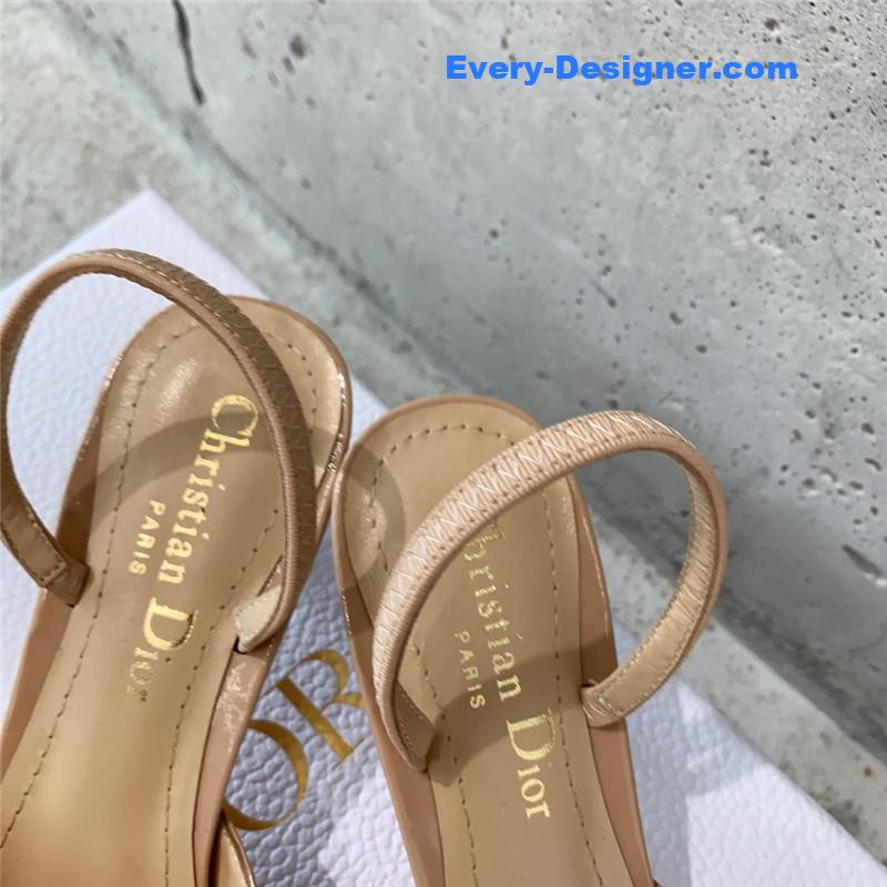 D10r new early autumn sandals