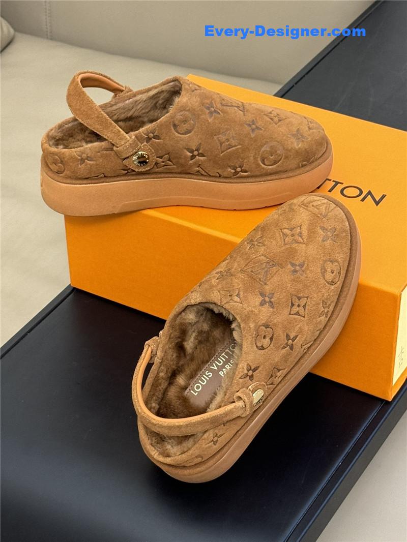 l0vis Vvtt0n lv platform slippers