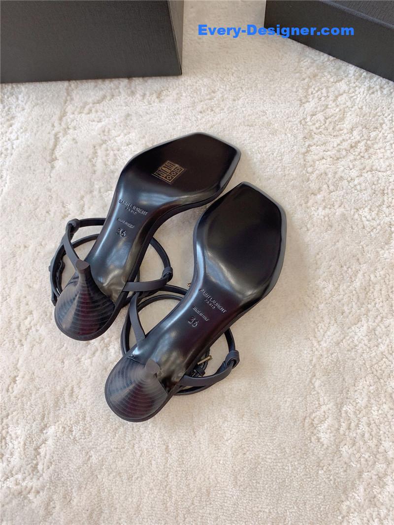 Y51 kitten heel sandals