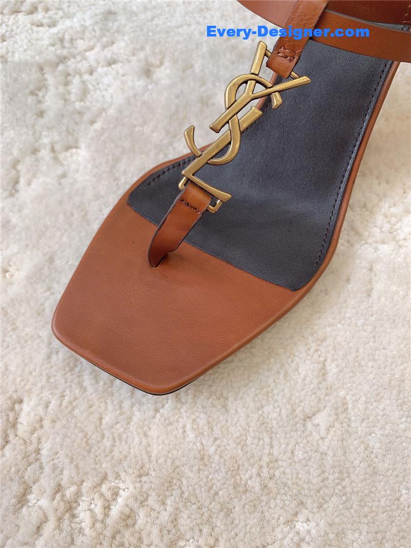 Y51 kitten heel sandals