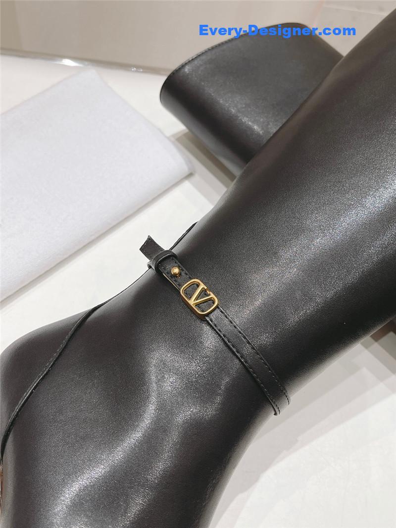 Va1e*ntin0 pointed toe chunky heel knee high boots