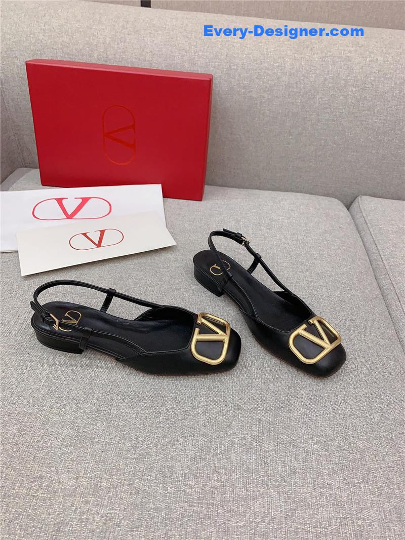 Va1e*ntin0 new square toe low heel shoes