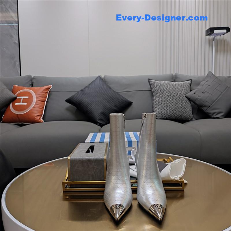 Pra*a silver pointed patent leather heel ankle boots
