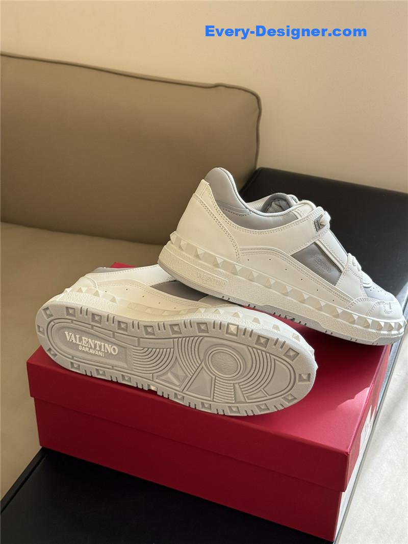 Va1e*ntin0 couple sneakers