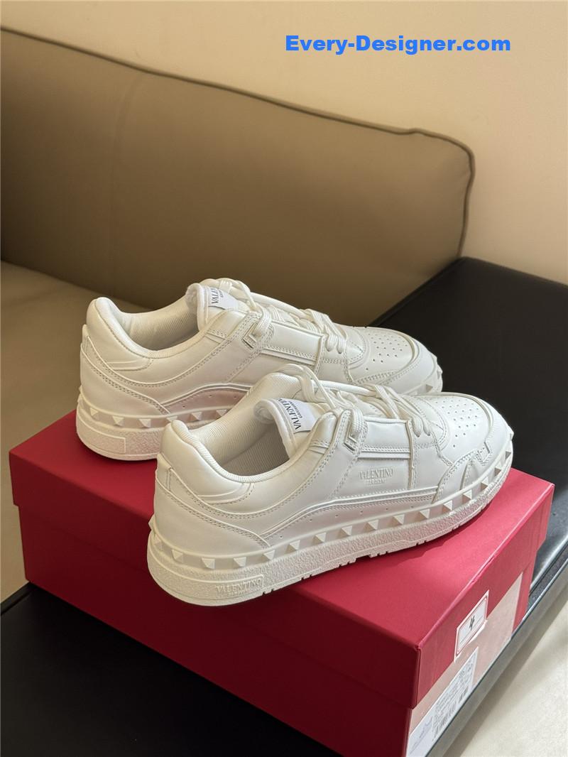 Va1e*ntin0 couple sneakers
