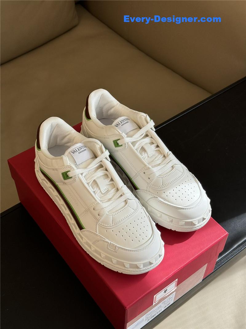 Va1e*ntin0 couple sneakers