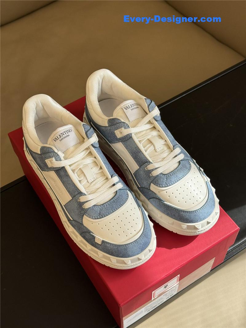 Va1e*ntin0 couple sneakers