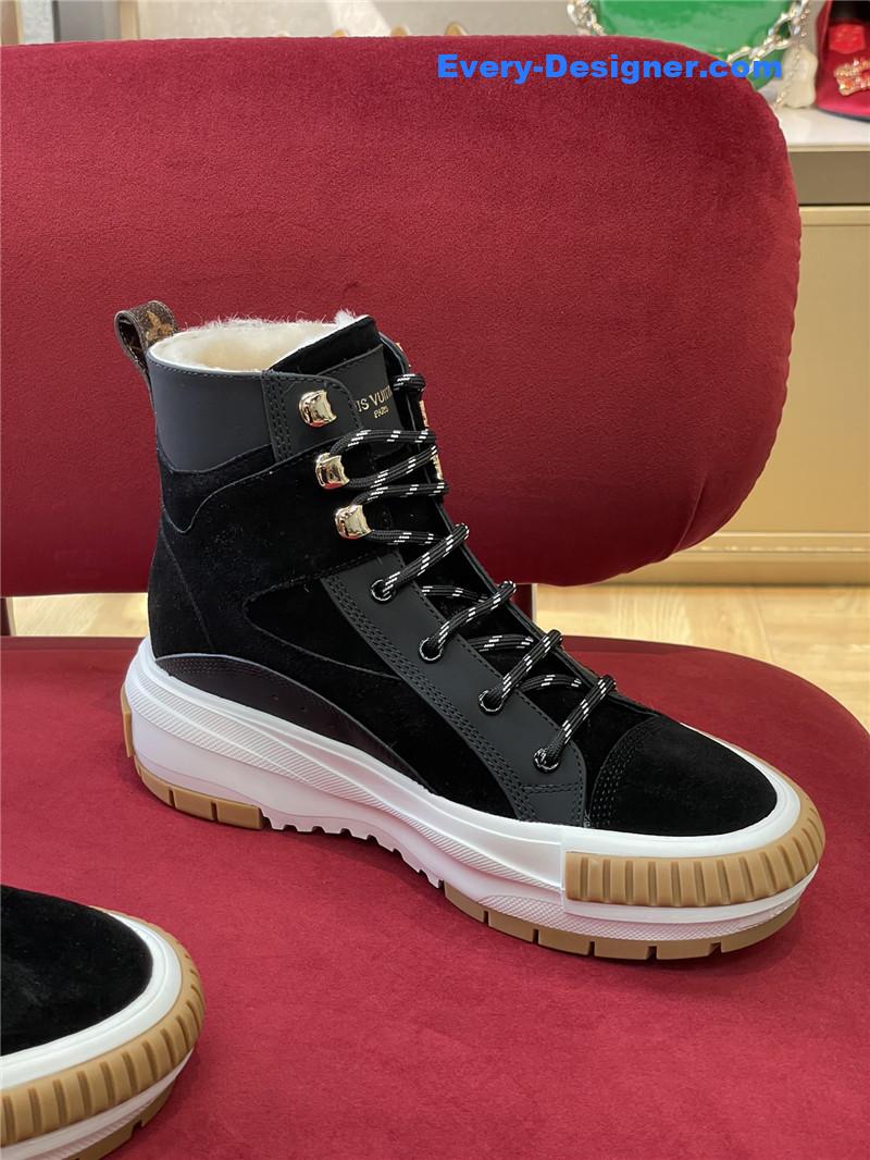 l0vis Vvtt0n lv squad shearling sneaker boots