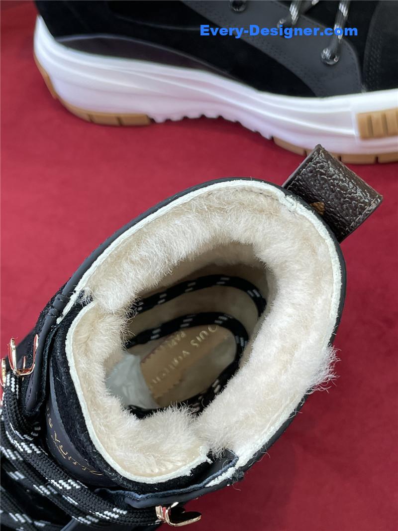 l0vis Vvtt0n lv squad shearling sneaker boots