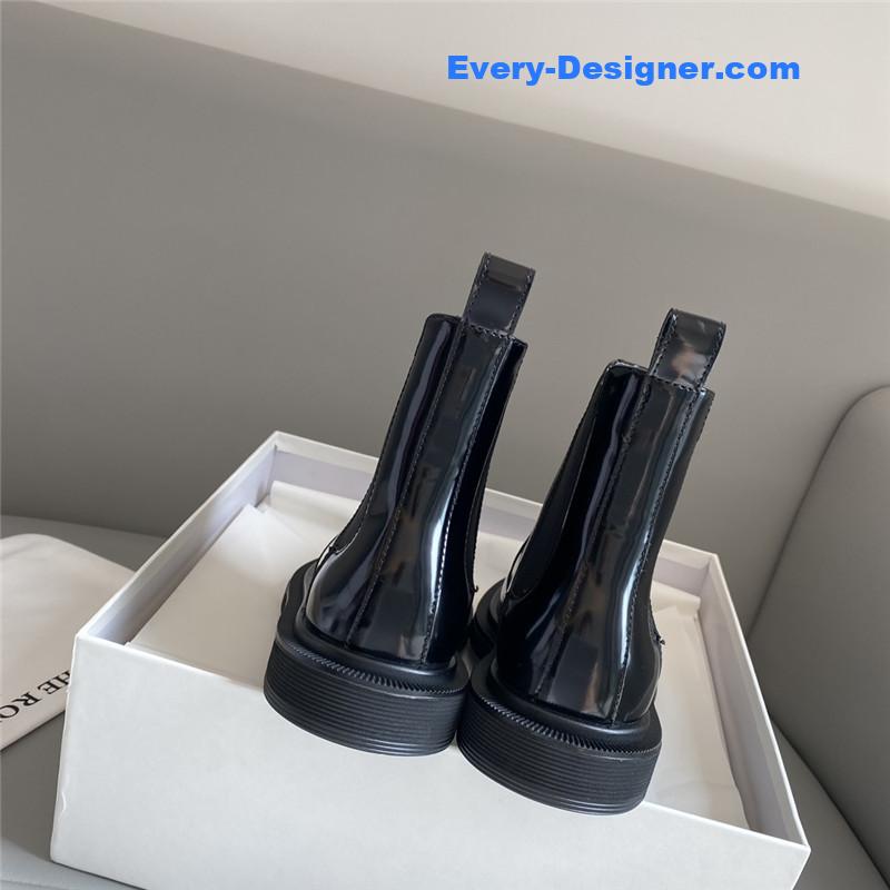 The R0w black elastic ranger chelsea boots