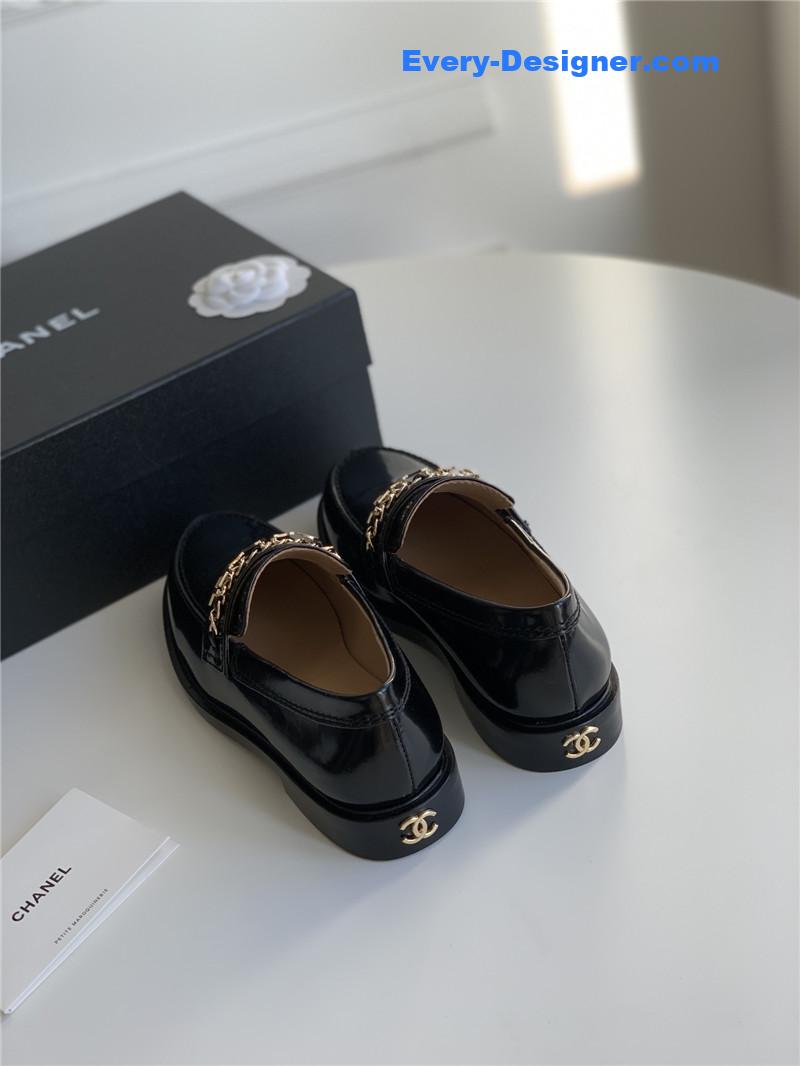 Ch**el classic letter chain loafers