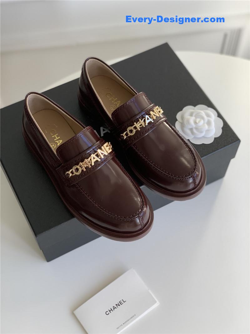 Ch**el classic letter chain loafers