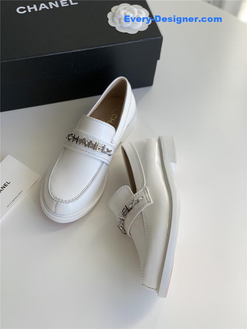 Ch**el classic letter chain loafers