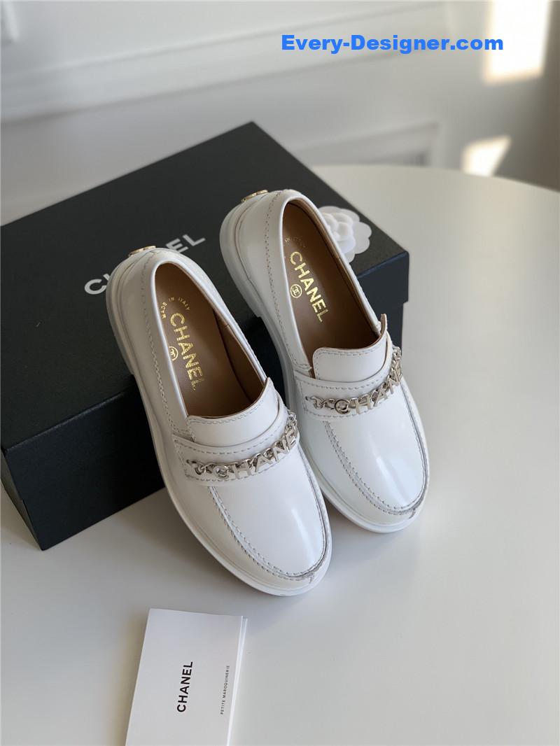 Ch**el classic letter chain loafers