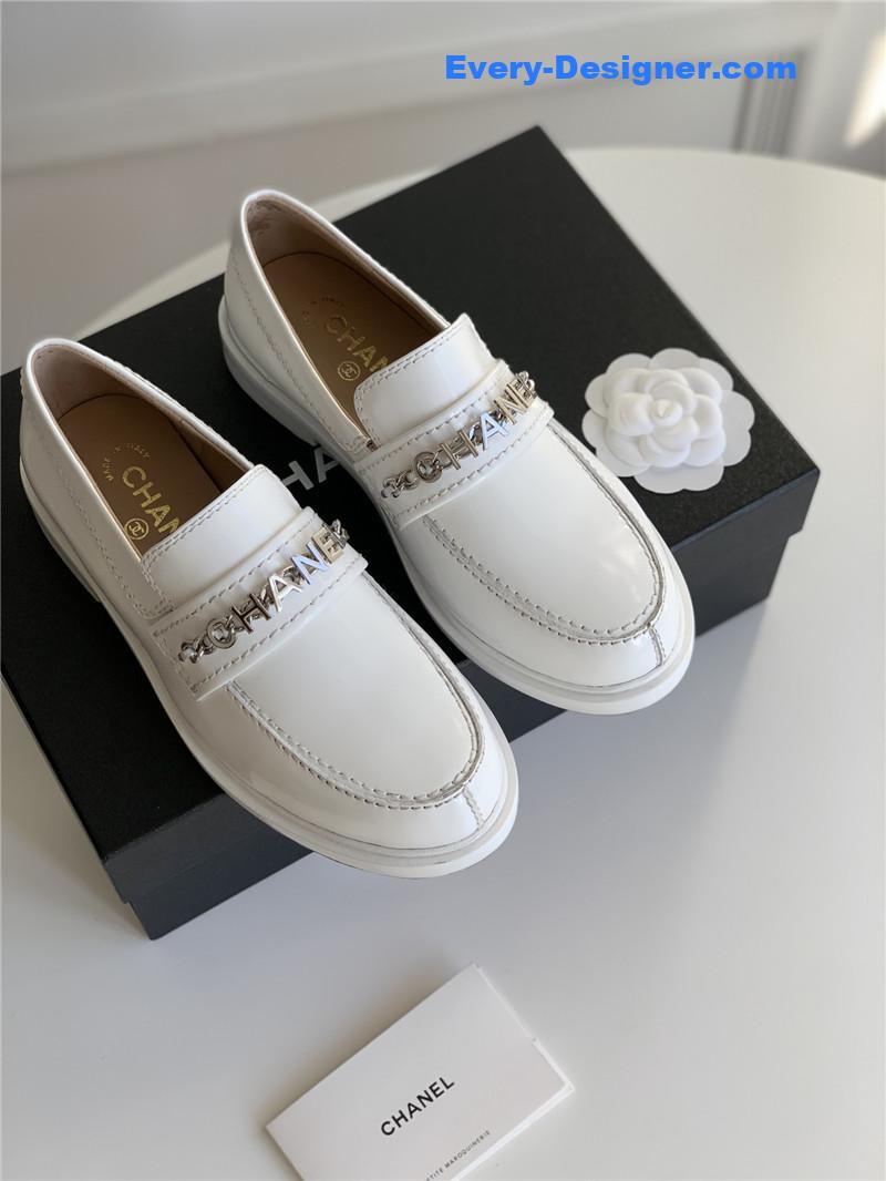Ch**el classic letter chain loafers