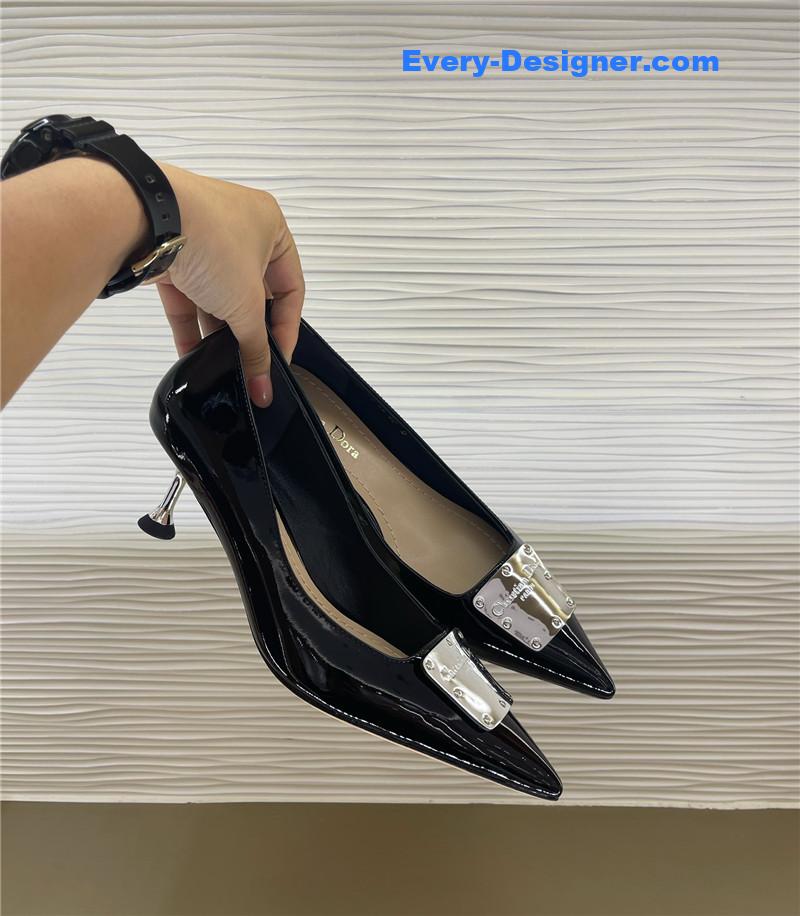 D10r new sandals