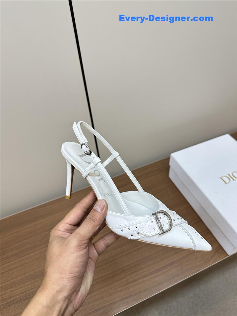 D10r new early spring sandals