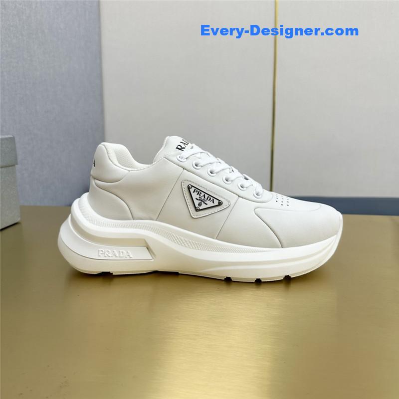 Pra*a new casual shoes