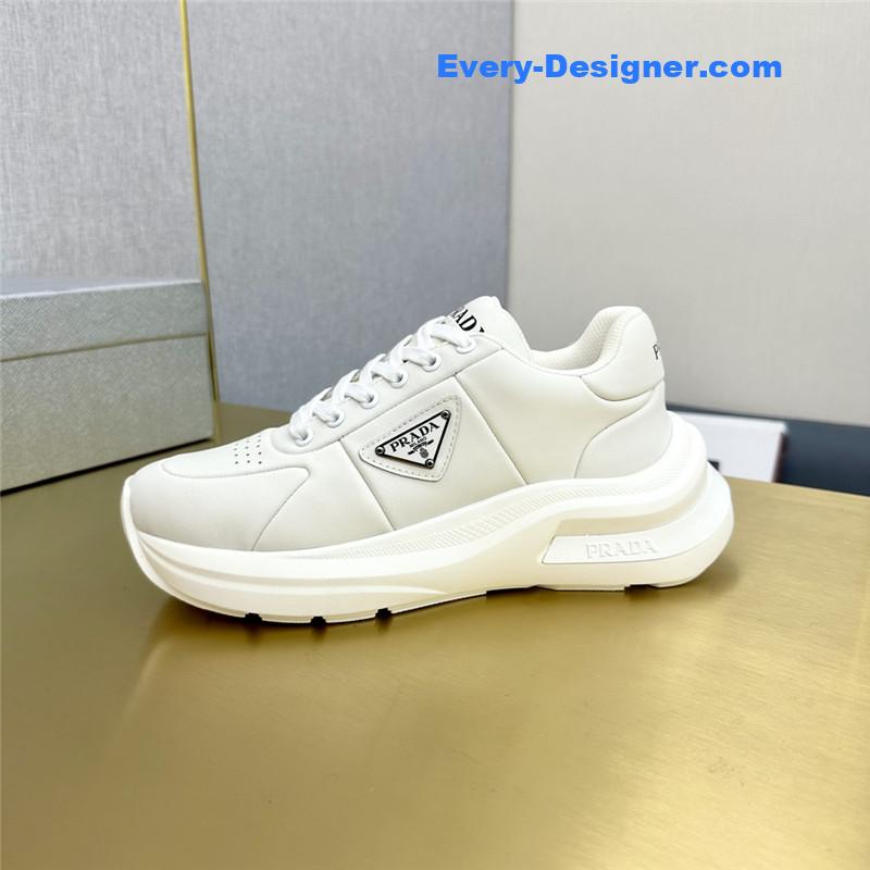 Pra*a new casual shoes