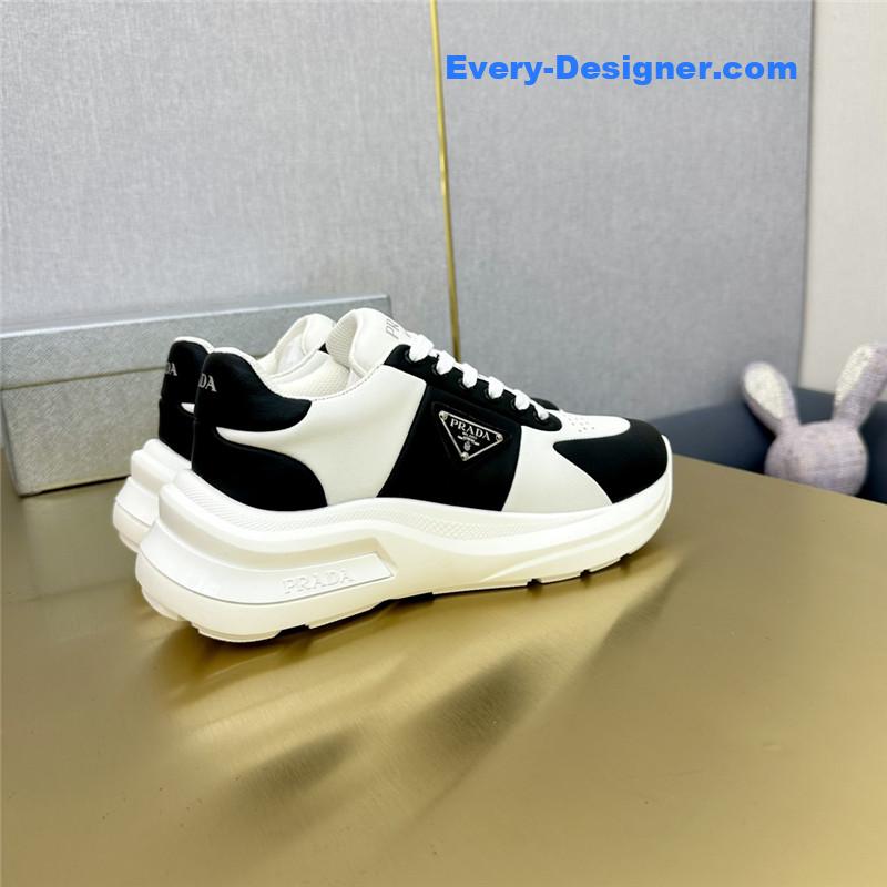 Pra*a new casual shoes