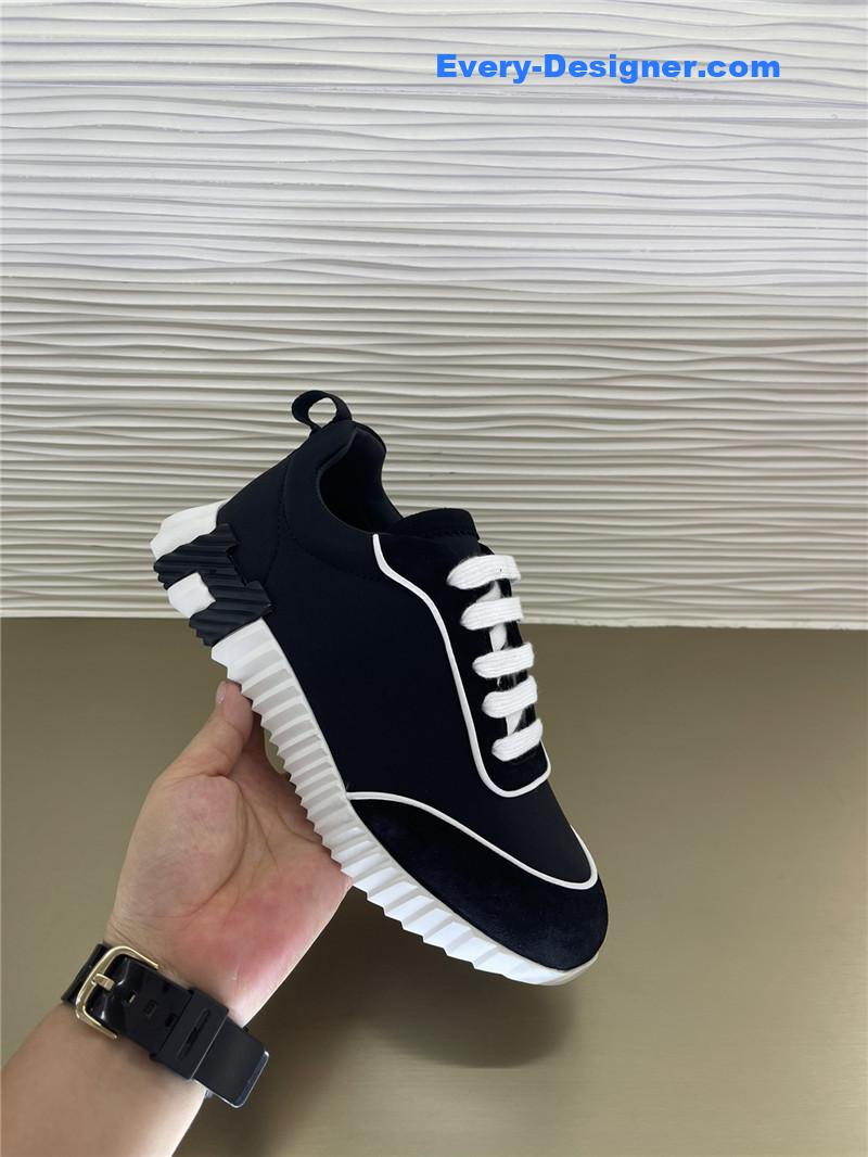 H**me5 bouncing low-top sneakers in black for women