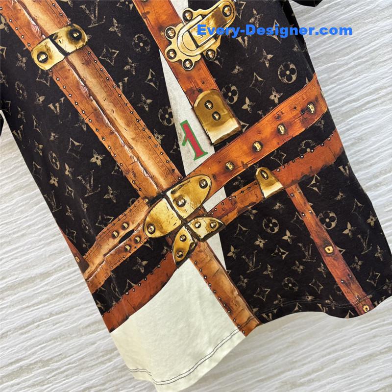 l0vis Vvtt0n lv metal chain luggage print t-shirt replica clothes