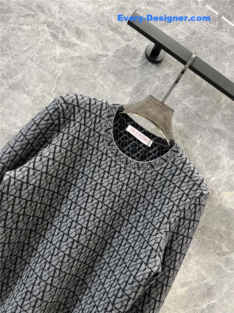 Va1e*ntin0 crew neck knitted sweater replica designer clothes