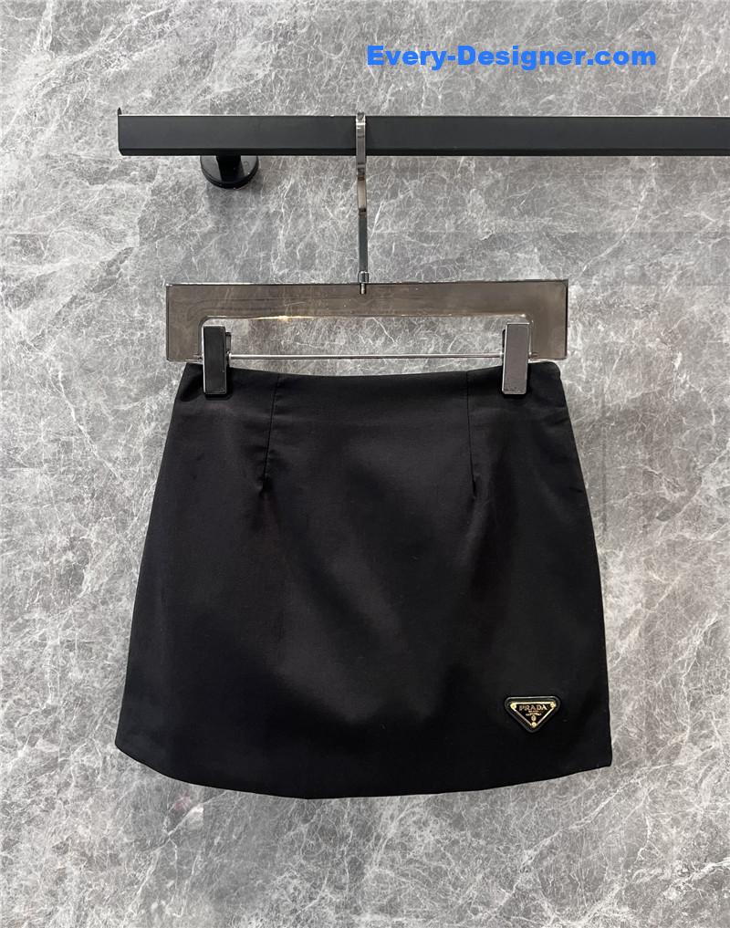 Pra*a triangle logo minimalist skirt replicas clothes