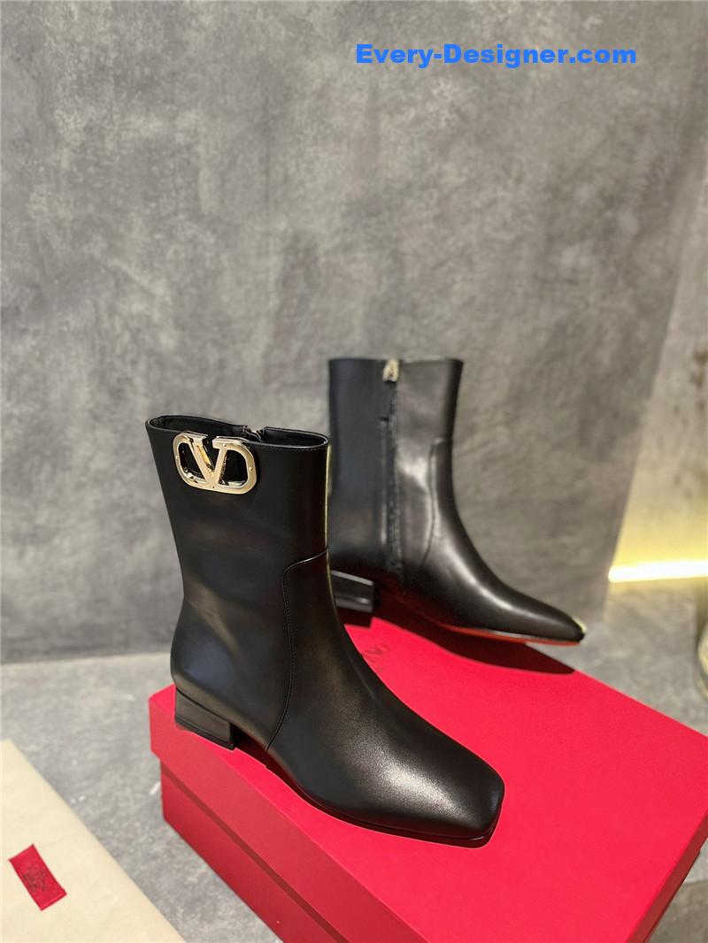 Va1e*ntin0 vlogo black calfskin ankle boots