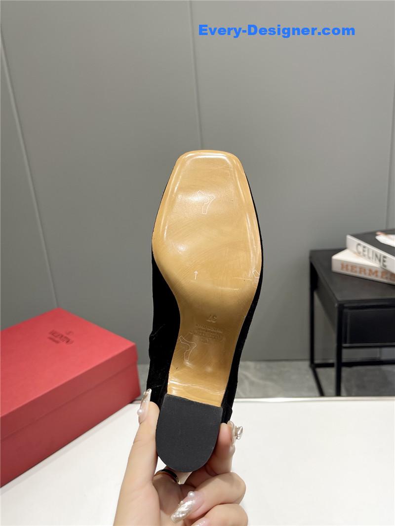 Va1e*ntin0 garavani tan-go suede keen high boots