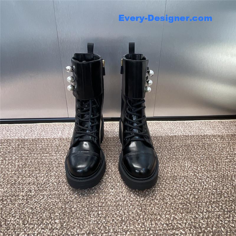 D10r d-strike ankle boots